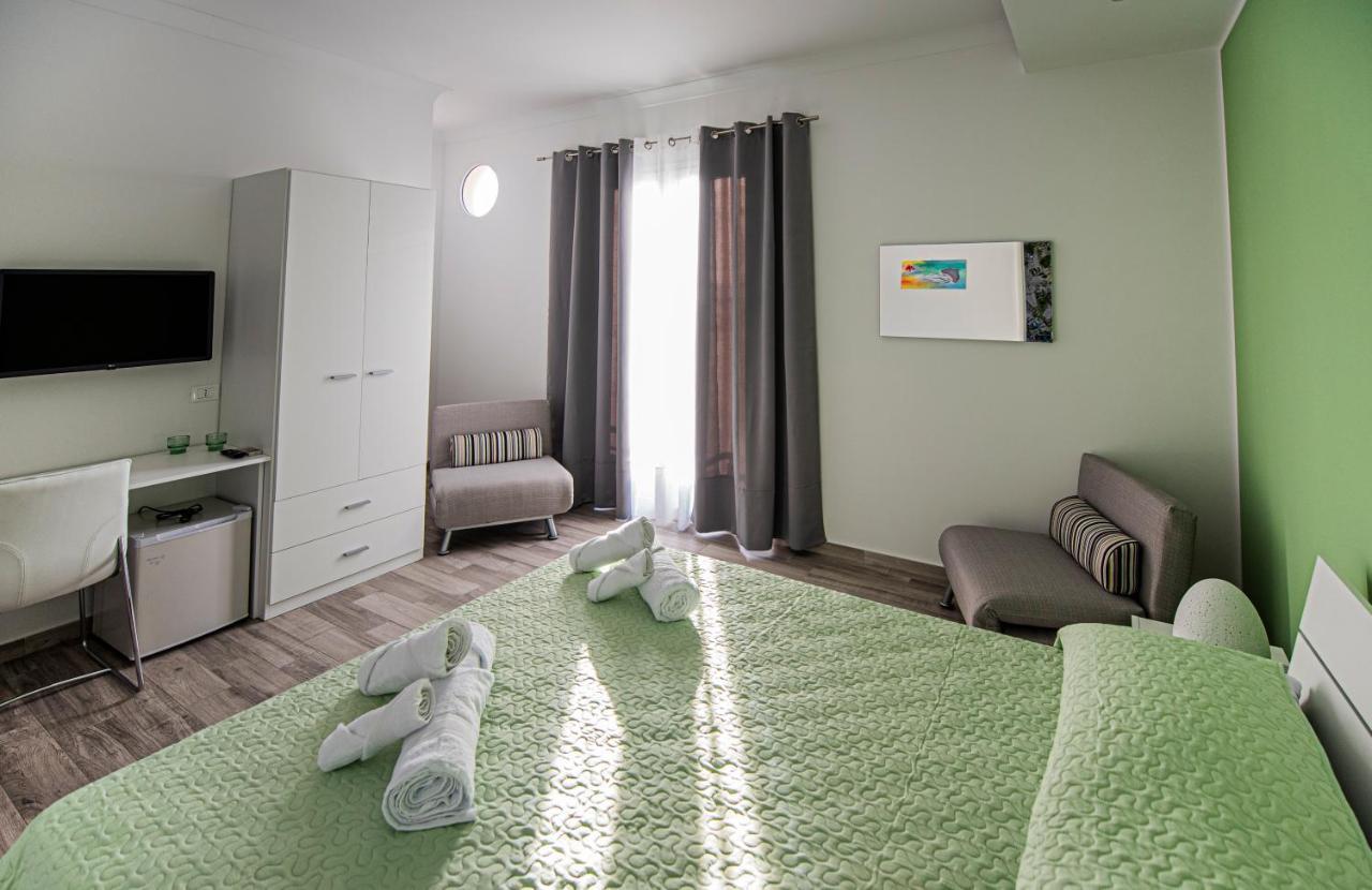 L' Arcobaleno B&B Castelluzzo Bagian luar foto