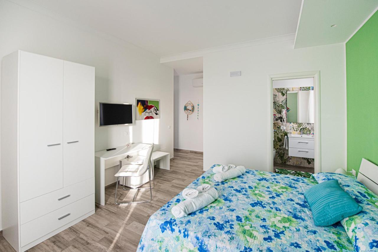 L' Arcobaleno B&B Castelluzzo Bagian luar foto